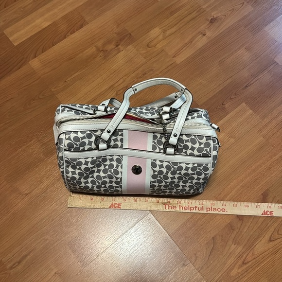Coach Monogram Stylish Women's Bag with Pink and Gray Pattern - Picture 6 of 6